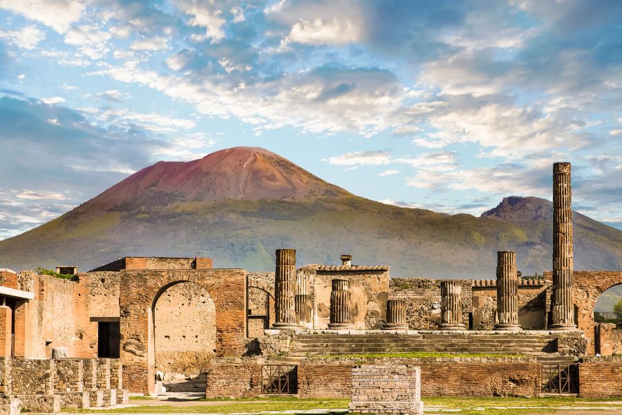 Historical Places in the world Pompeii, Italy